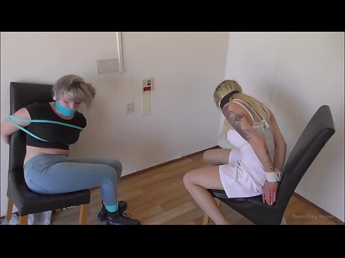 ❤️ Toksomaniulo / ligita kaj buŝoŝtopita / junulino en mizero Hejmfarita porno ĉe porno eo.porngameshub.ru ❌
