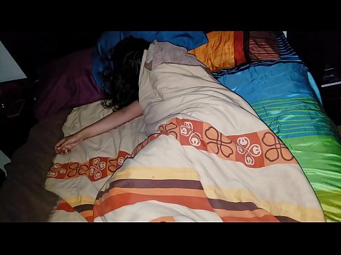 ❤️ Vicfilo kritikante sian junan duonpatrinon dum ŝi dormas. Hejmfarita porno ĉe porno eo.porngameshub.ru ❌